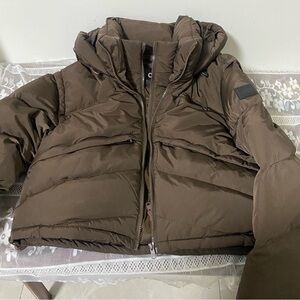 ALO Yoga Dark Brown Puffer Jacket